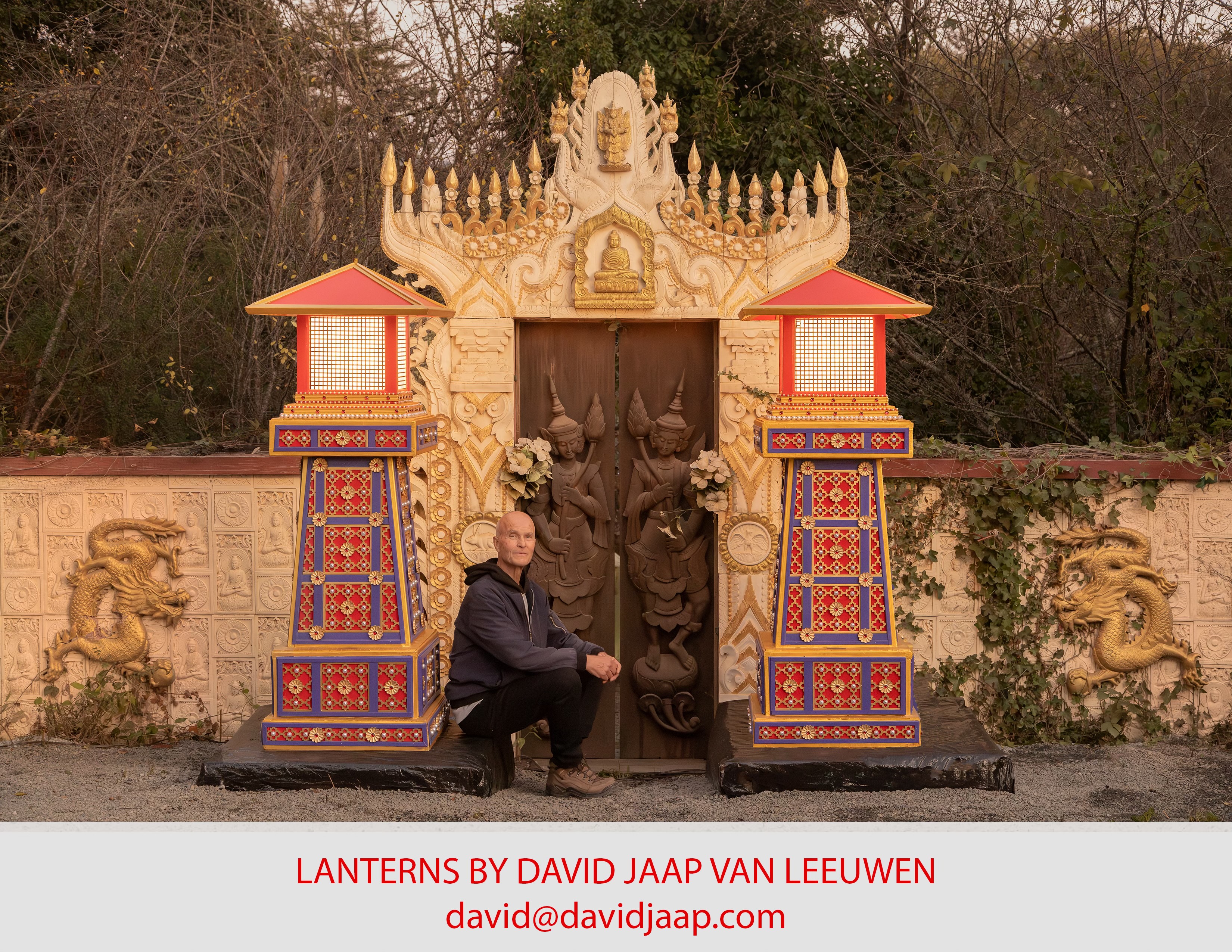 David with lanterns in front of gateway